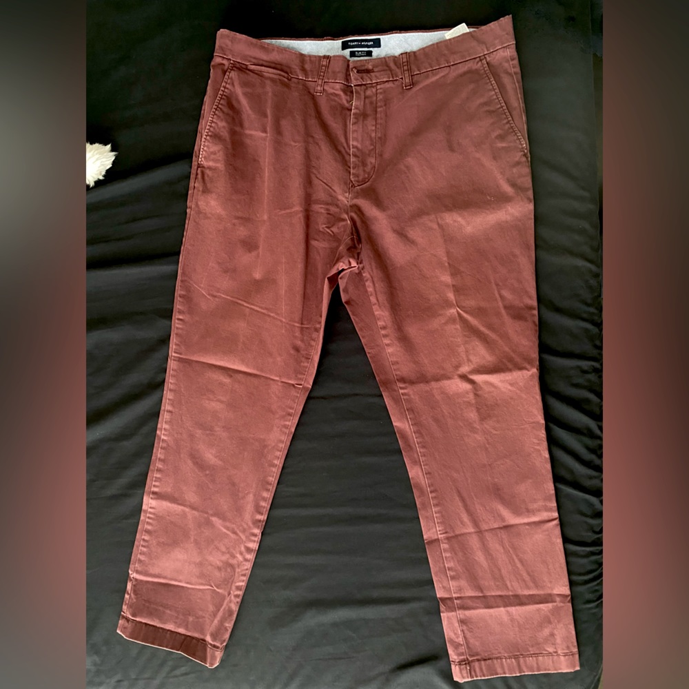TOMMY HILFIGER SLIM FIT MAROON PANTS